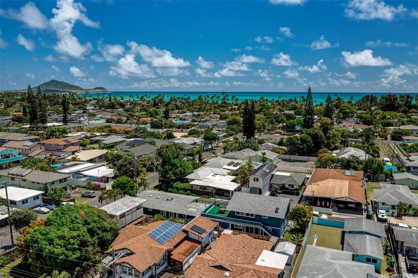 BACK ON THE MARKET after a full REFRESH. UPDATED Kitchen & BATHS - Beach Home for sale in Kailua, Hawaii on Beachhouse.com