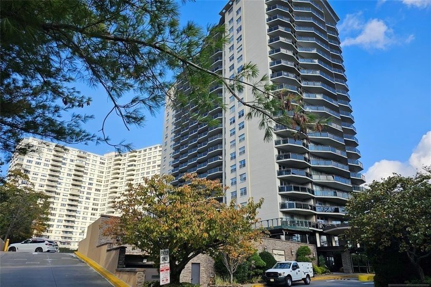 Spacious and well-maintained one-bedroom residence comprising of - Beach Other for sale in Fort Lee, New Jersey on Beachhouse.com