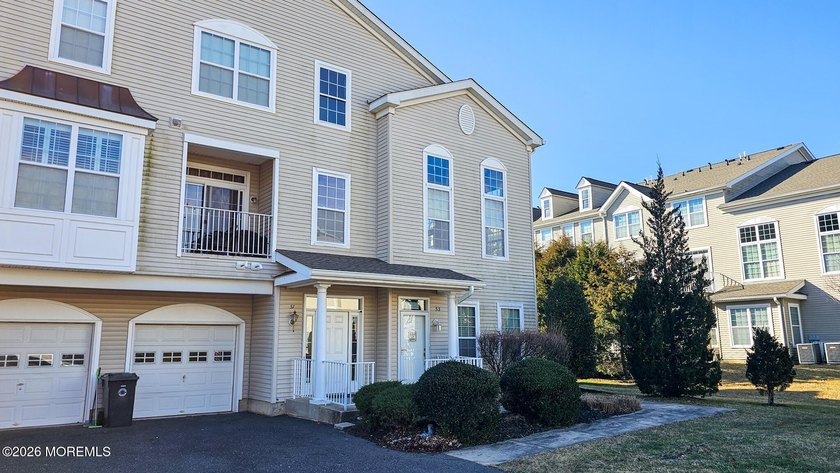 This amazing home in The Landings of Manahawkin is move in - Beach Home for sale in Manahawkin, New Jersey on Beachhouse.com