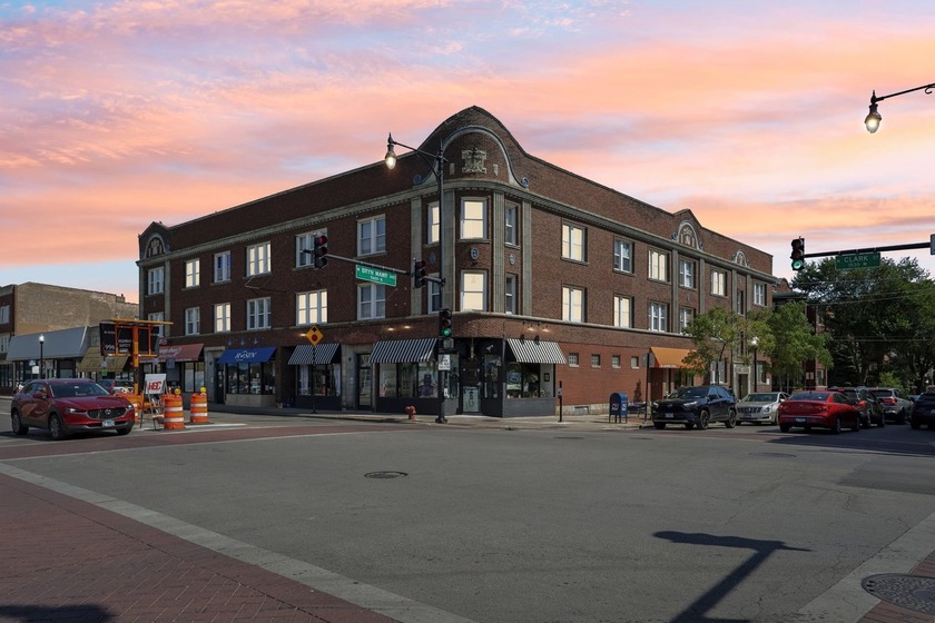 Live in the Heart of Andersonville - Location, Lifestyle & - Beach Condo for sale in Chicago, Illinois on Beachhouse.com