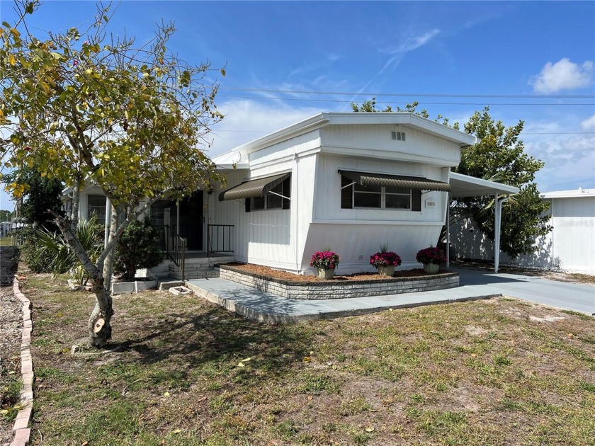 Beautifully renovated home. This 2 bedroom - 2 Bath home has a - Beach Home for sale in Sarasota, Florida on Beachhouse.com