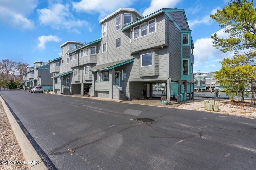 SPECTACULAR VIEWS! Location is key, this stunning 3 story end - Beach Condo for sale in Waretown, New Jersey on Beachhouse.com
