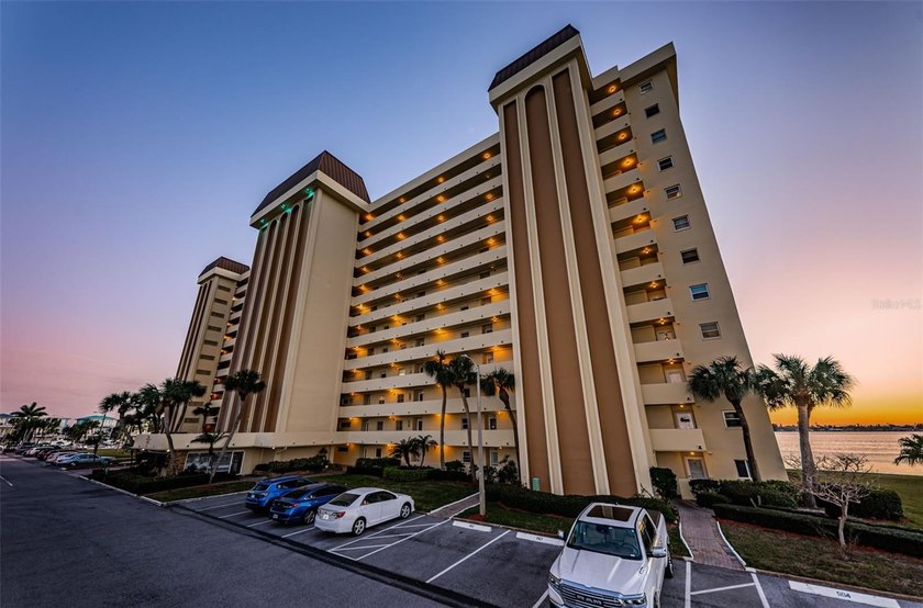 Welcome to TOP FLOOR waterfront living at its finest in the - Beach Condo for sale in St. Petersburg, Florida on Beachhouse.com