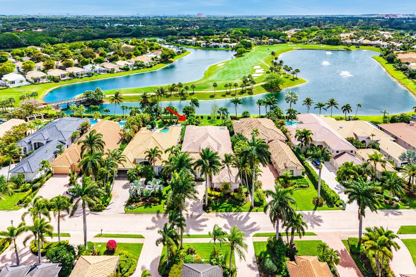 FULL GOLF MEMBERSHIP OPPORTUNITY Stunning single-story residence - Beach Home for sale in Palm Beach Gardens, Florida on Beachhouse.com