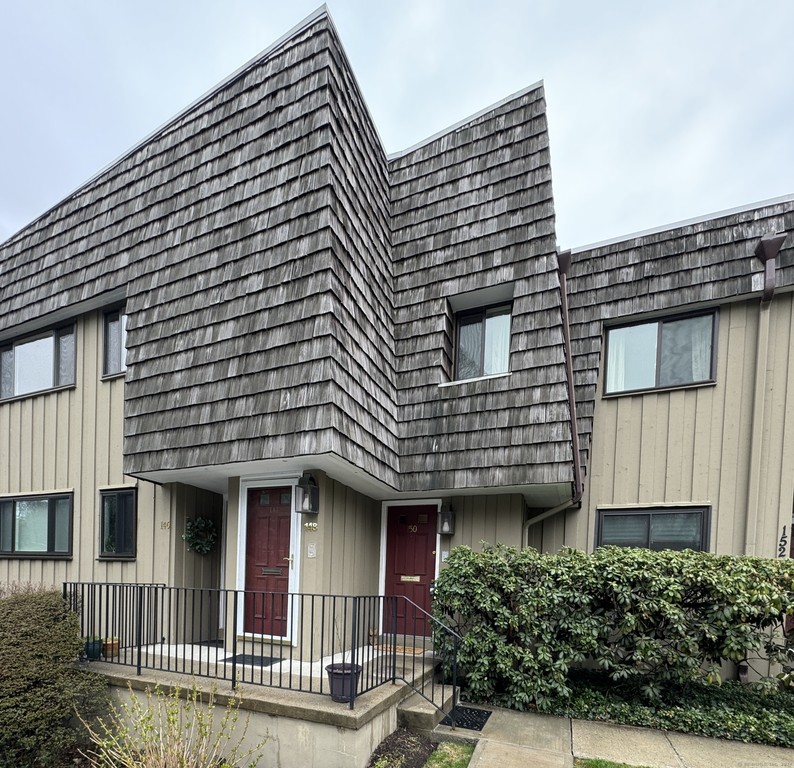 ASSESSMENT FULLY PAID! Glamourous & updated with 1662 sq. ft - Beach Condo for sale in Norwalk, Connecticut on Beachhouse.com