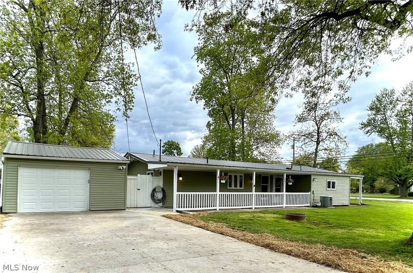 Truly inviting 3 bed/2bath zero-entry ranch home located in - Beach Home for sale in Vermilion, Ohio on Beachhouse.com