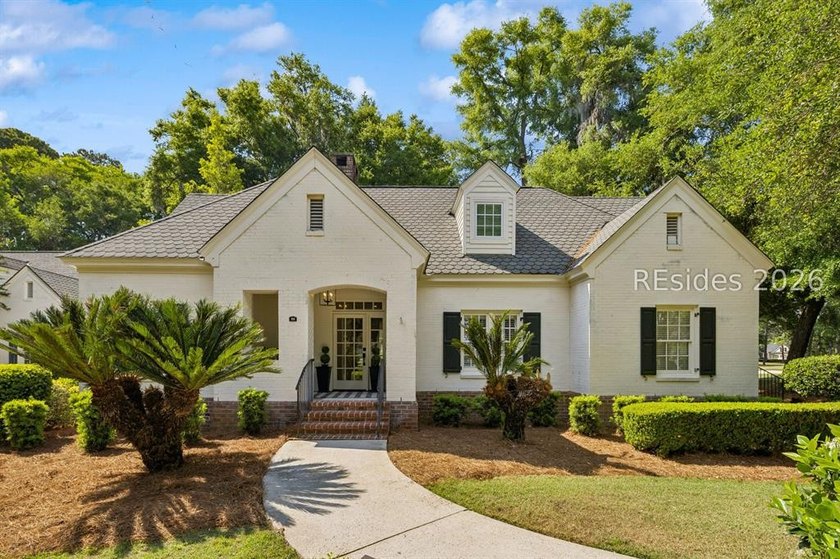 Enjoy sweeping golf views from this beautifully updated 5BR/4BA - Beach Home for sale in Bluffton, South Carolina on Beachhouse.com