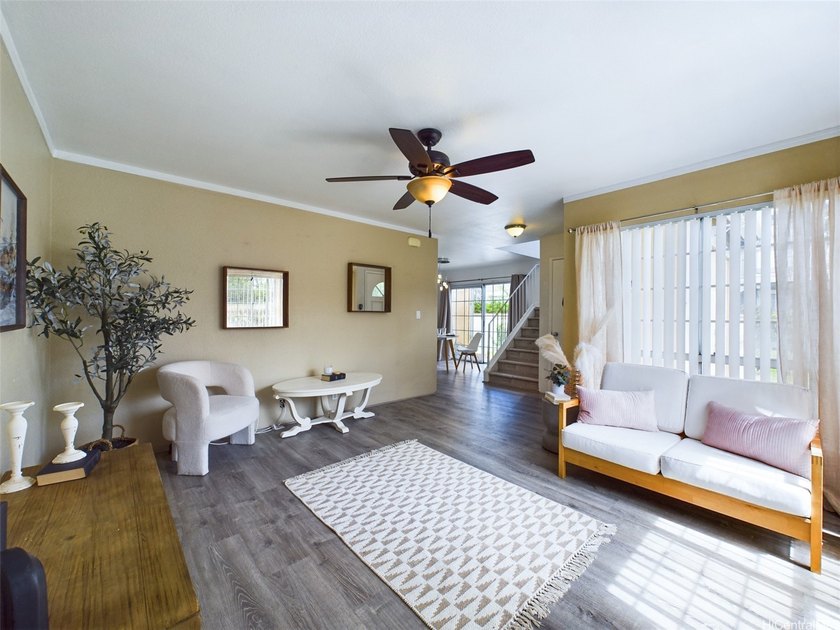 No neighbors above or below. Beautifully renovated. Corner unit - Beach Condo for sale in Honolulu, Hawaii on Beachhouse.com