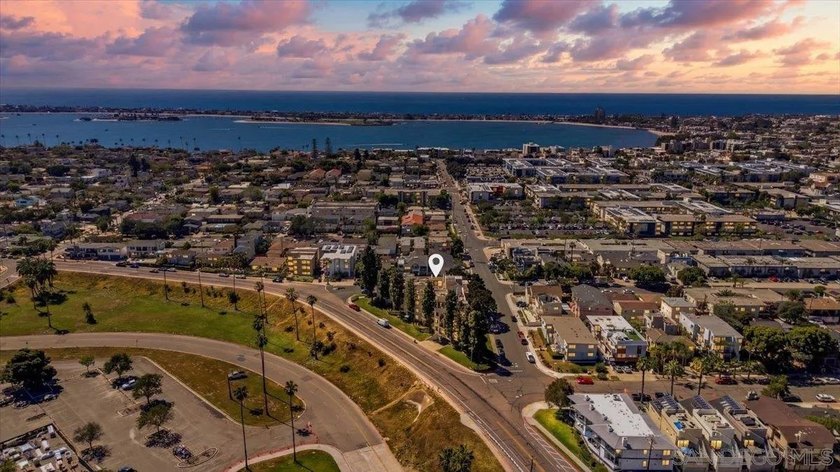 Wake up to uninterrupted views of Mission Bay from your bed, sip - Beach Condo for sale in Pacific Beach, California on Beachhouse.com