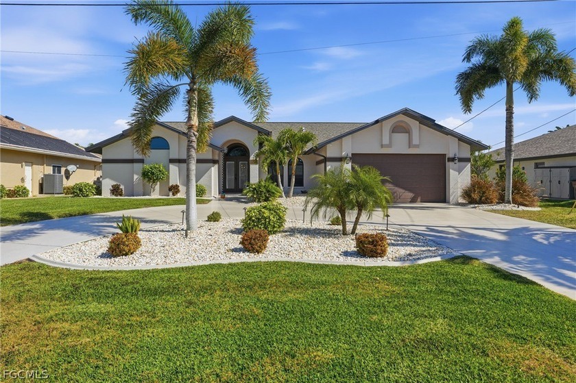 Welcome to this stunning waterfront 3 bedroom, 2.5 bathroom pool - Beach Home for sale in Cape Coral, Florida on Beachhouse.com
