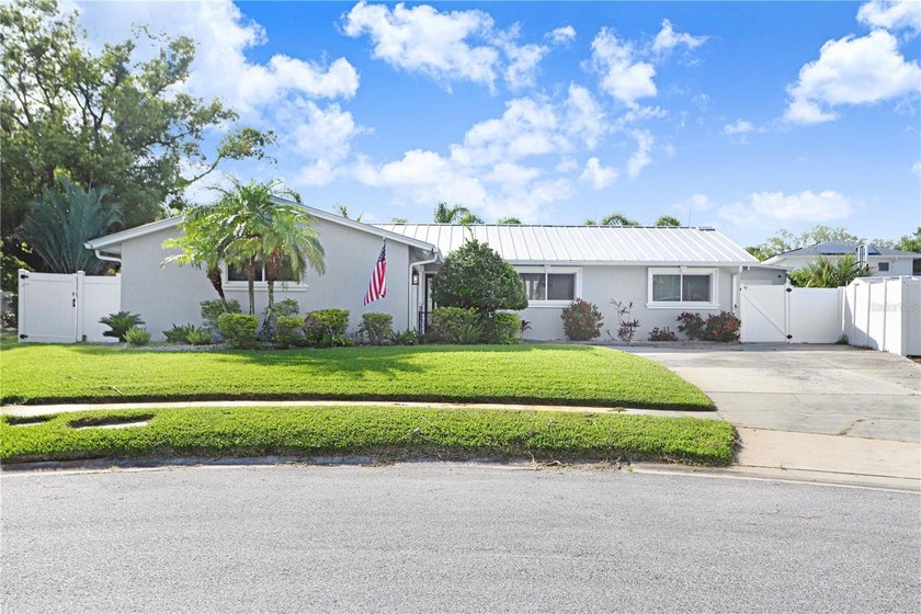 Welcome to 8404 Blackstone Court, a beautifully updated - Beach Home for sale in Tampa, Florida on Beachhouse.com