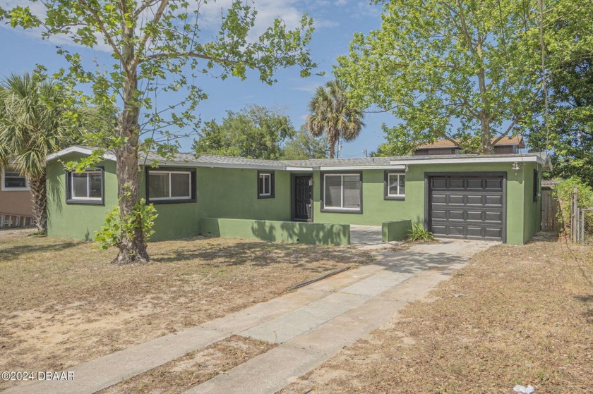 Welcome into this captivating single-family residence perfect - Beach Home for sale in Daytona Beach, Florida on Beachhouse.com