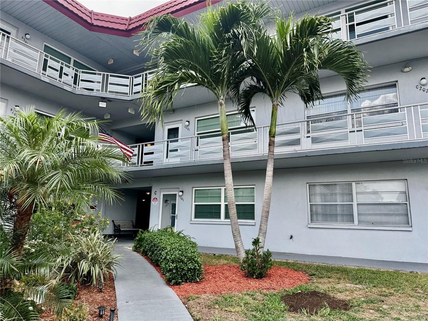 Welcome to Five Towns! This charming 1-bedroom, 1-bath - Beach Condo for sale in St. Petersburg, Florida on Beachhouse.com