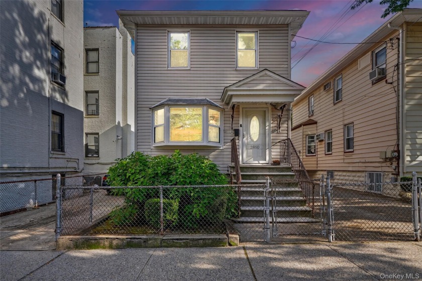 Welcome to 2850 Harrington, a beautiful detached single-family - Beach Home for sale in Bronx, New York on Beachhouse.com