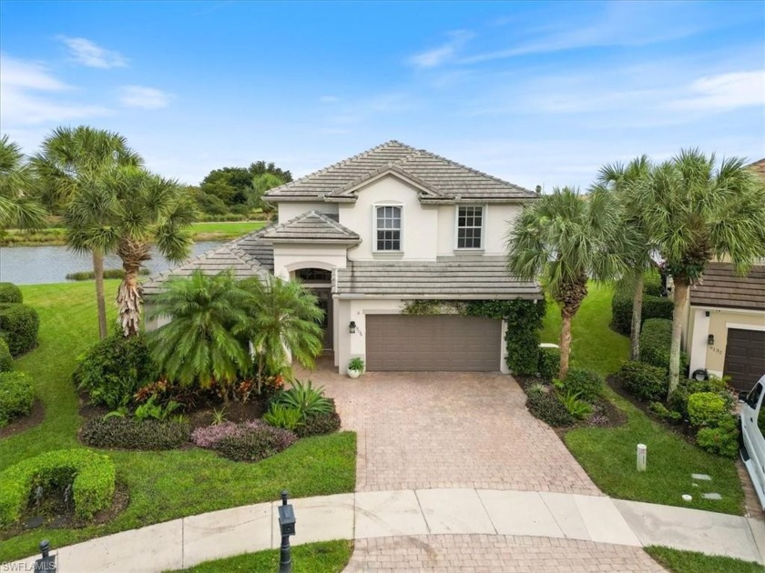 Immediate GOLF MEMBERSHIP available!!! Nestled in the heart of - Beach Home for sale in Naples, Florida on Beachhouse.com