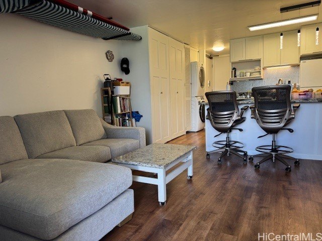 One bed. One Bath Condo in the best location in Waikiki, walk to - Beach Condo for sale in Honolulu, Hawaii on Beachhouse.com