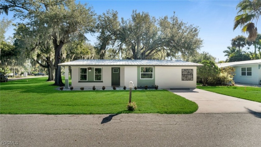 MOTIVATED SELLER OFFERING A NEGOTIABLE PRICE! Discover this - Beach Home for sale in Fort Myers, Florida on Beachhouse.com