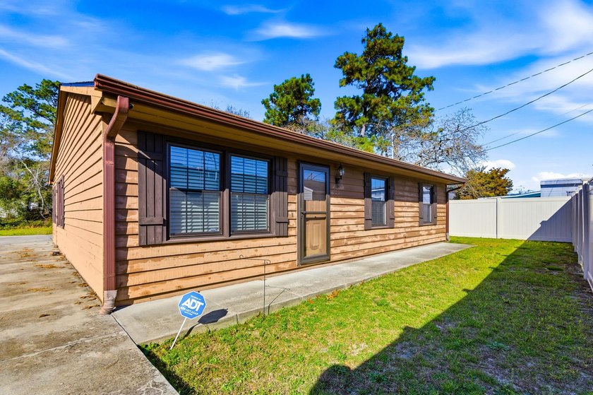 Welcome to your dream beach retreat! This charming 3-bedroom - Beach Home for sale in North Myrtle Beach, South Carolina on Beachhouse.com