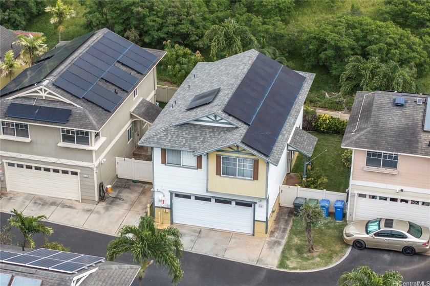 Tucked away on a rarely available perimeter lot in Ewa Gentry - Beach Home for sale in Ewa Beach, Hawaii on Beachhouse.com