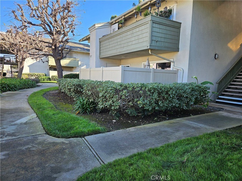 COME HOME TO BEAUTY!!! STUNNING 2 BEDROOM, 2 BATH, 1 CAR GARAGE - Beach Condo for sale in Huntington Beach, California on Beachhouse.com