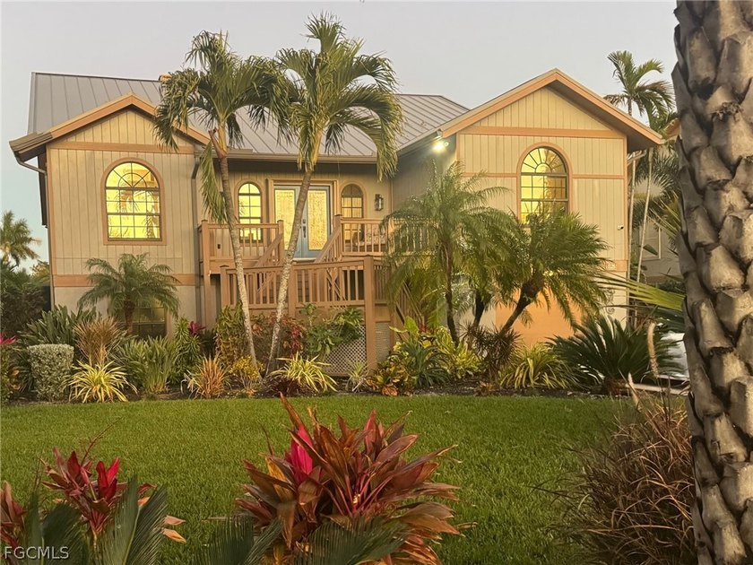 Welcome to 1126 Harbour Cottage Court, one of only four - Beach Home for sale in Sanibel, Florida on Beachhouse.com