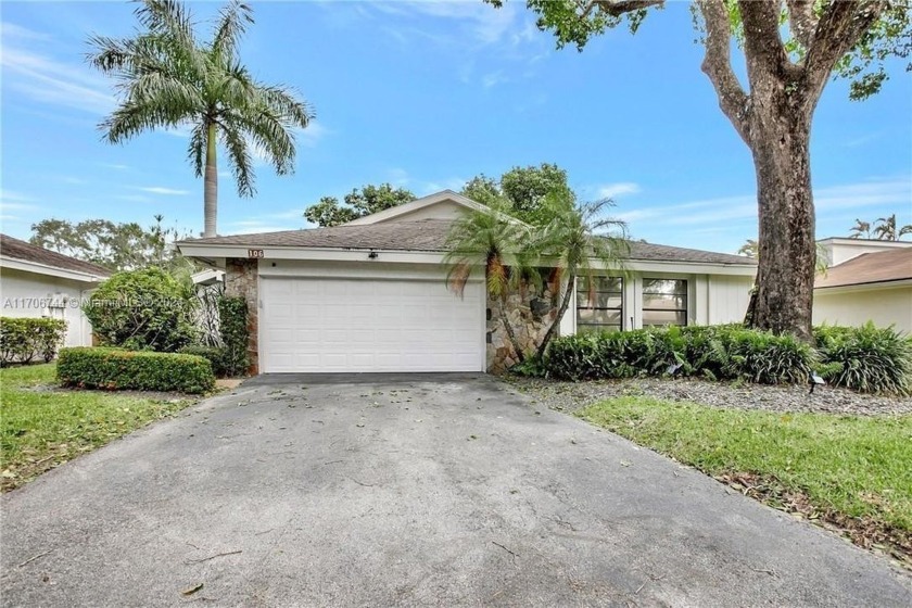 Beautiful 3-bedroom 2.5 bath in the gated community of The - Beach Home for sale in Hollywood, Florida on Beachhouse.com