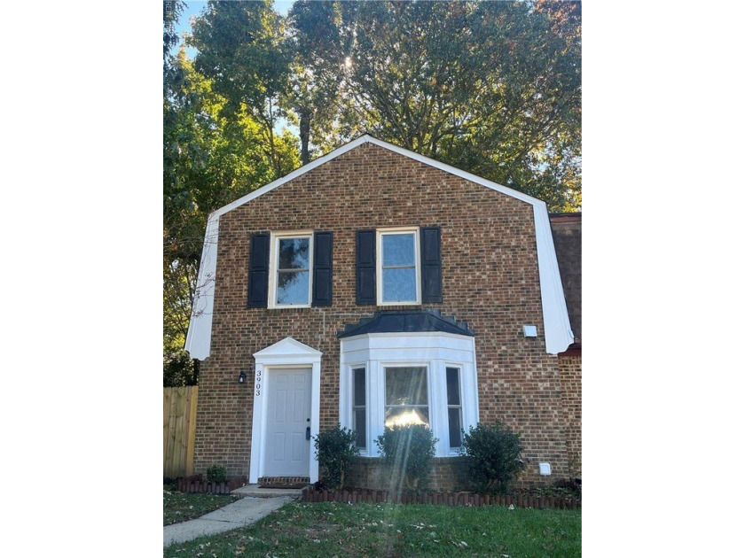 Beautifully renovated, large end unit townhome at the back of a - Beach Home for sale in Virginia Beach, Virginia on Beachhouse.com