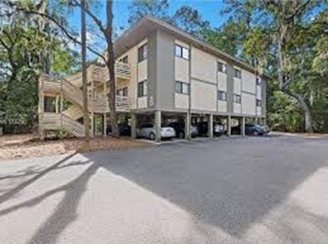 This condo is nestled in a great location on Hilton Head Island - Beach Condo for sale in Hilton Head Island, South Carolina on Beachhouse.com