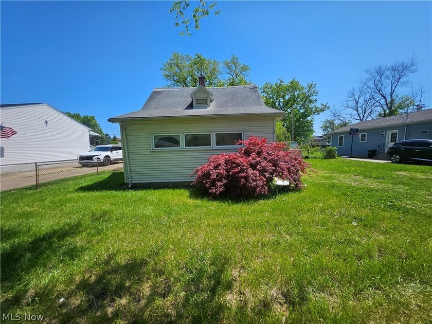 UNLEASH THE POTENTIAL - INVESTORS ONLY - BACK ON THE MARKET - Beach Home for sale in Sandusky, Ohio on Beachhouse.com