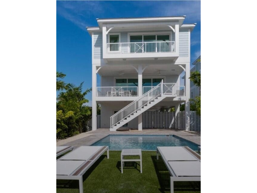 Another beautiful creation by D'Asign Source, situated in the - Beach Home for sale in Marathon, Florida on Beachhouse.com