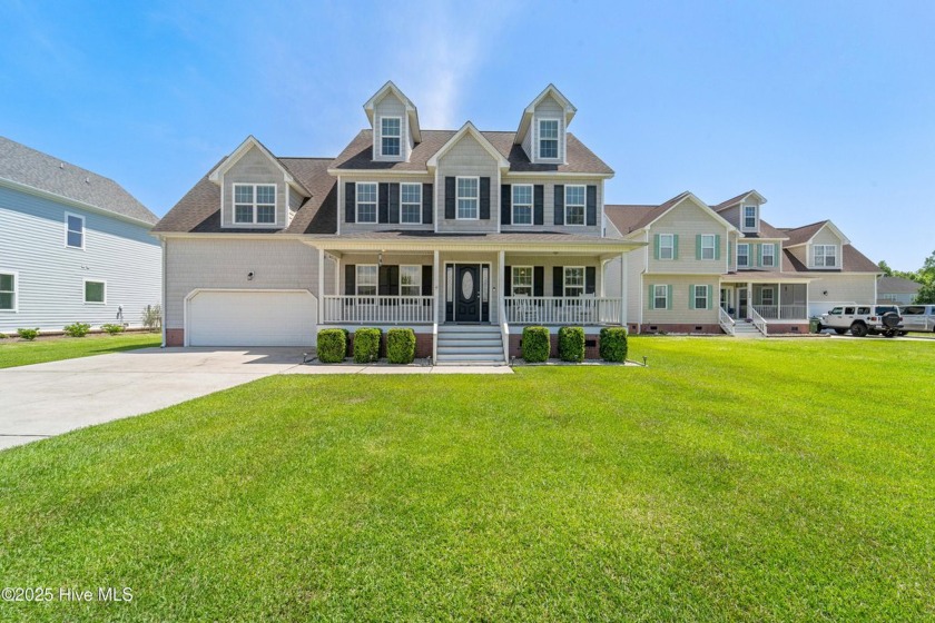 Welcome to 602 Willbrook Circle, a stunning 4-bedroom, 2.5-bath - Beach Home for sale in Sneads Ferry, North Carolina on Beachhouse.com