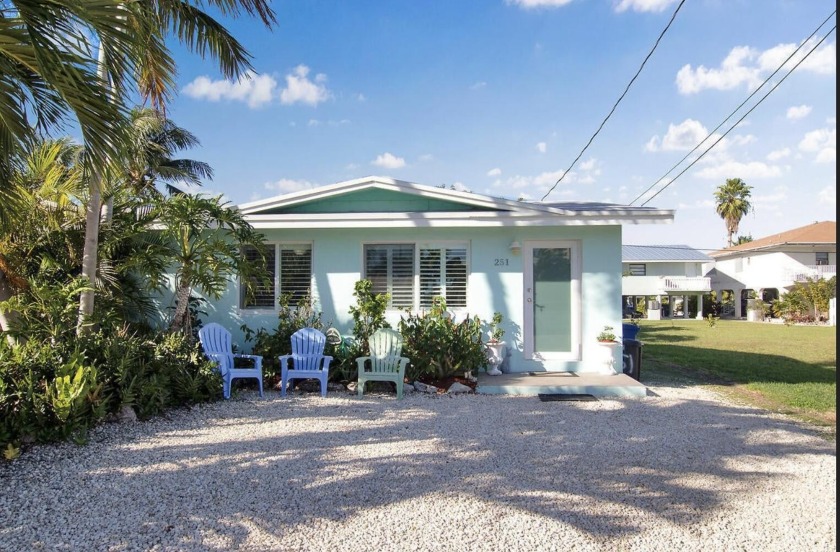 A piece of paradise! This cosy home in renowned Key Colony Beach - Beach Home for sale in Key Colony Beach, Florida on Beachhouse.com