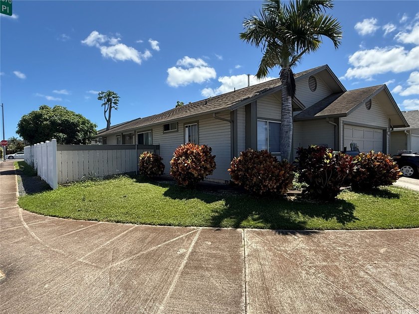 PRICE TO SELL, LOWER THAN ASSESSED VALUE. This 3BD/2BA CORNER - Beach Home for sale in Ewa Beach, Hawaii on Beachhouse.com