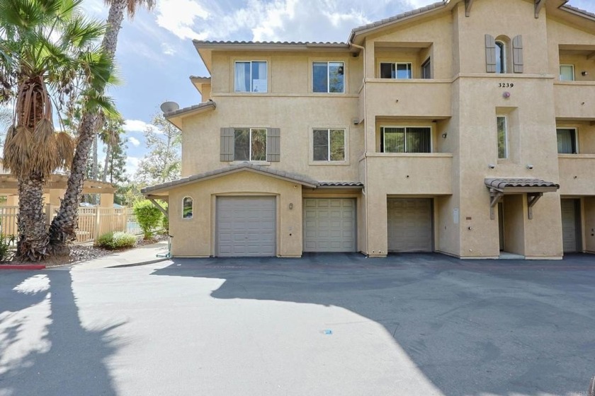 Fairway Villas condo overlooking the golf course.  This end unit - Beach Condo for sale in El Cajon, California on Beachhouse.com