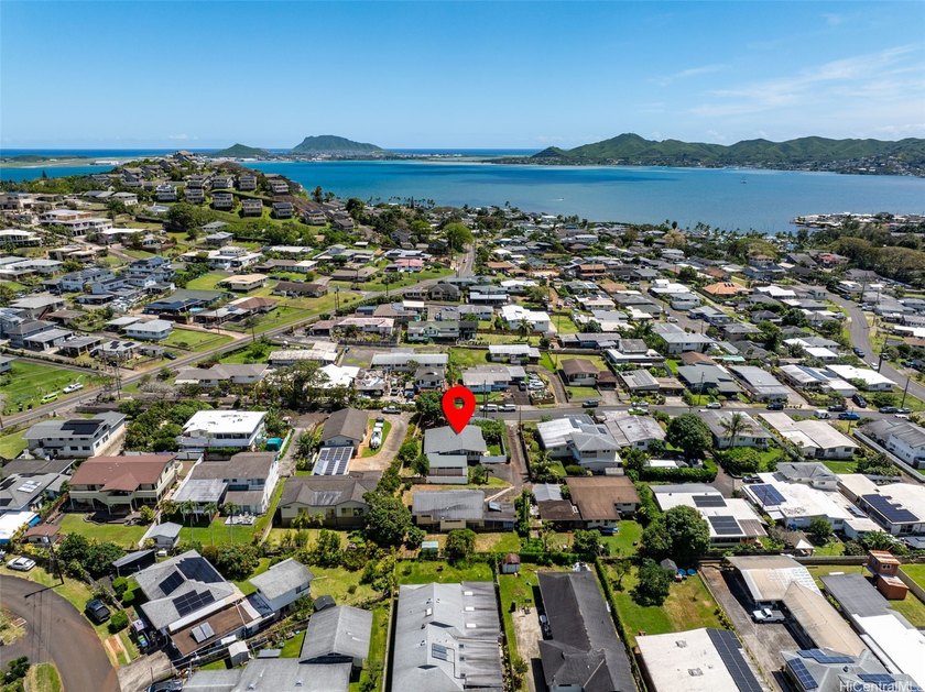 Beautifully renovated, turn key, 4-bed, 2-bath, split level - Beach Home for sale in Kaneohe, Hawaii on Beachhouse.com