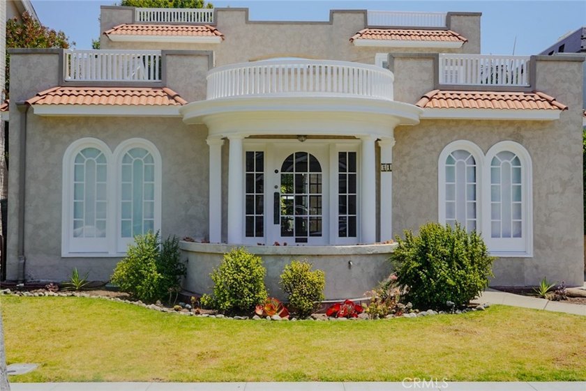 Live the beach life on Lindero Ave! Just steps from the beach - Beach Home for sale in Long Beach, California on Beachhouse.com
