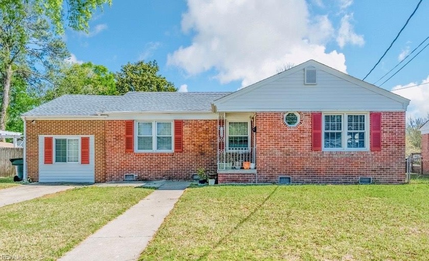 This beautifully updated and move-in ready, 4-bedroom, 3 full - Beach Home for sale in Hampton, Virginia on Beachhouse.com