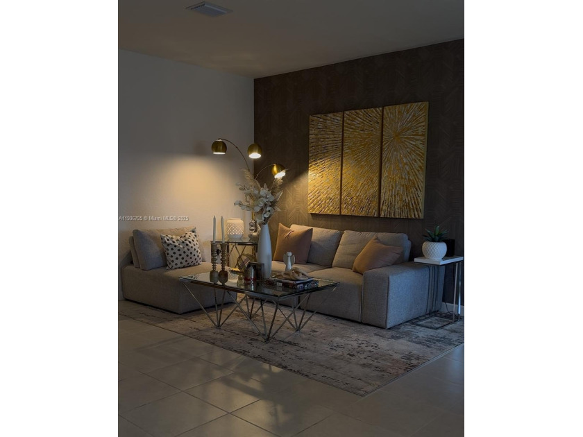 Closing Costs Assistance! Nex Gen Home with Independent Suite - Beach Home for sale in Homestead, Florida on Beachhouse.com