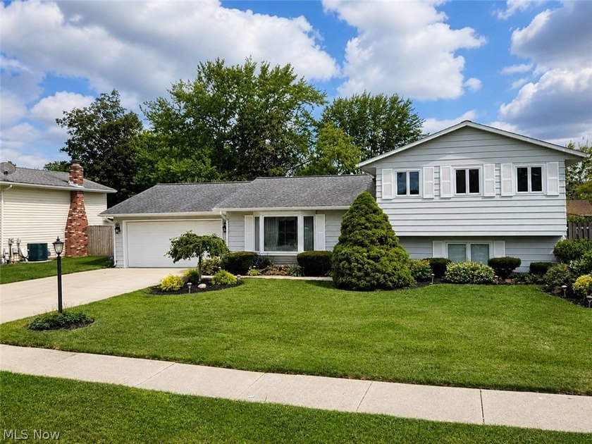 Welcome to this well-maintained 3-bedroom split-level home - Beach Home for sale in Sheffield Lake, Ohio on Beachhouse.com