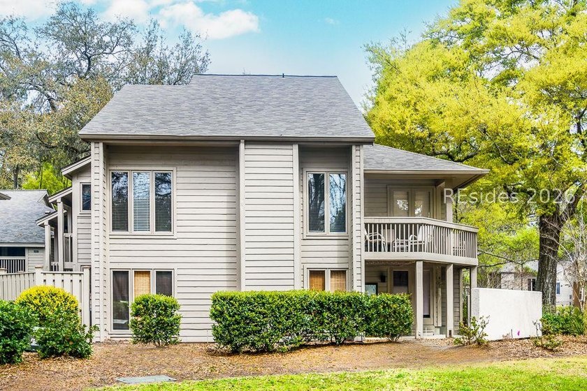 Wonderfully maintained & furnished 2 bedroom and 2 full bath in - Beach Condo for sale in Hilton Head Island, South Carolina on Beachhouse.com