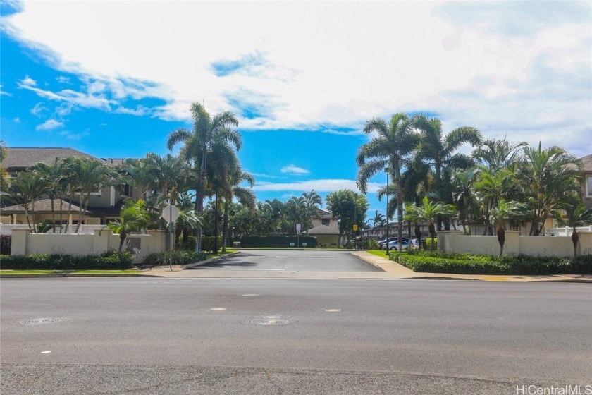 Welcome home! This charming 2-bedroom, 2-bathroom townhouse in - Beach Condo for sale in Kapolei, Hawaii on Beachhouse.com