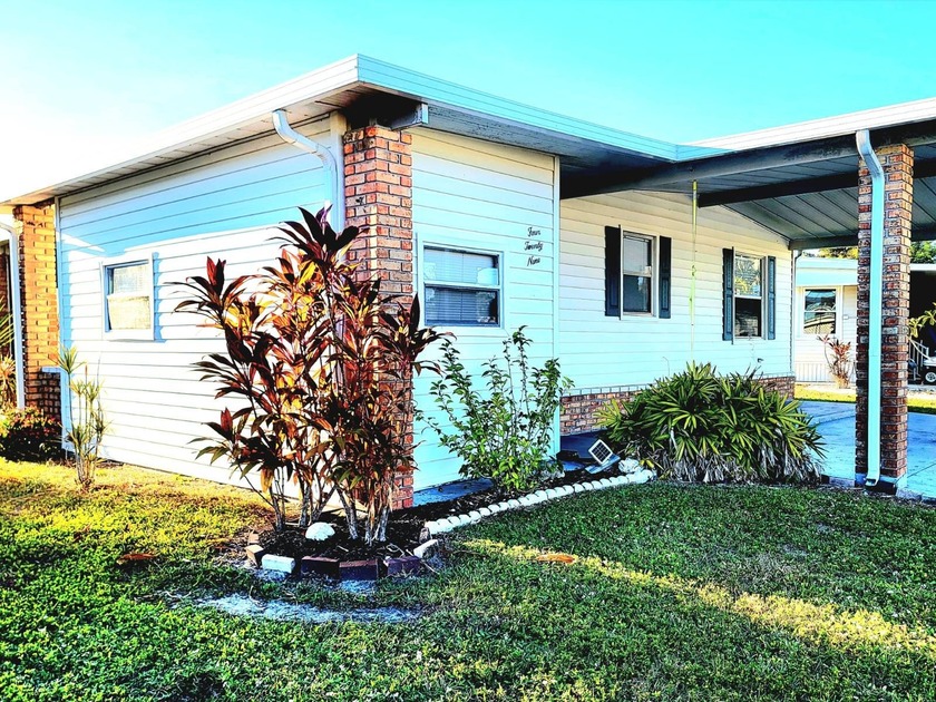 Highly Motivated Sellers! Lots of updates! Move in Ready!  Come - Beach Home for sale in North Fort Myers, Florida on Beachhouse.com