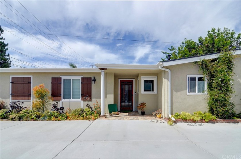 Offering the perfect combination of location and size. Lowest - Beach Home for sale in Costa Mesa, California on Beachhouse.com