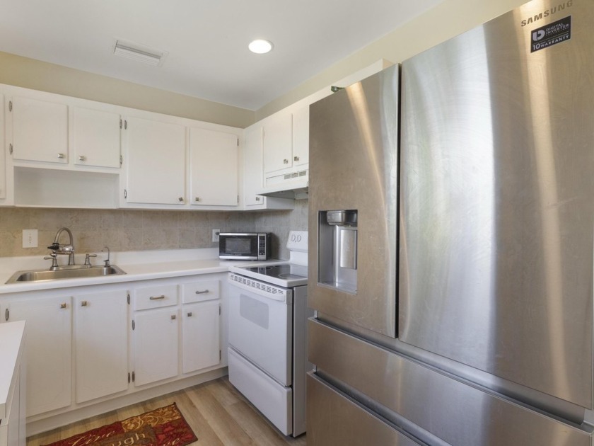 Step into this beautifully maintained 2 bedroom 2 bath condo - Beach Condo for sale in Delray Beach, Florida on Beachhouse.com