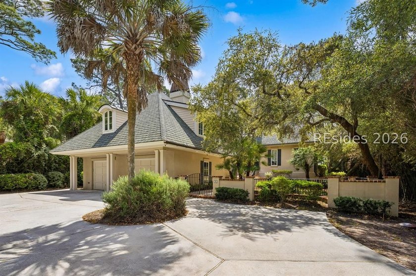 Sea Pines Oceanfront.This 5,194 ft2 custom residence presents a - Beach Home for sale in Hilton Head Island, South Carolina on Beachhouse.com
