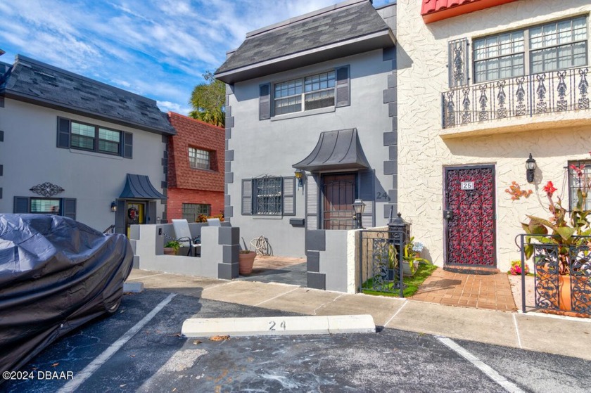 Absolutely adorable townhome in the charming Cobblestone Villas - Beach Home for sale in Daytona Beach, Florida on Beachhouse.com