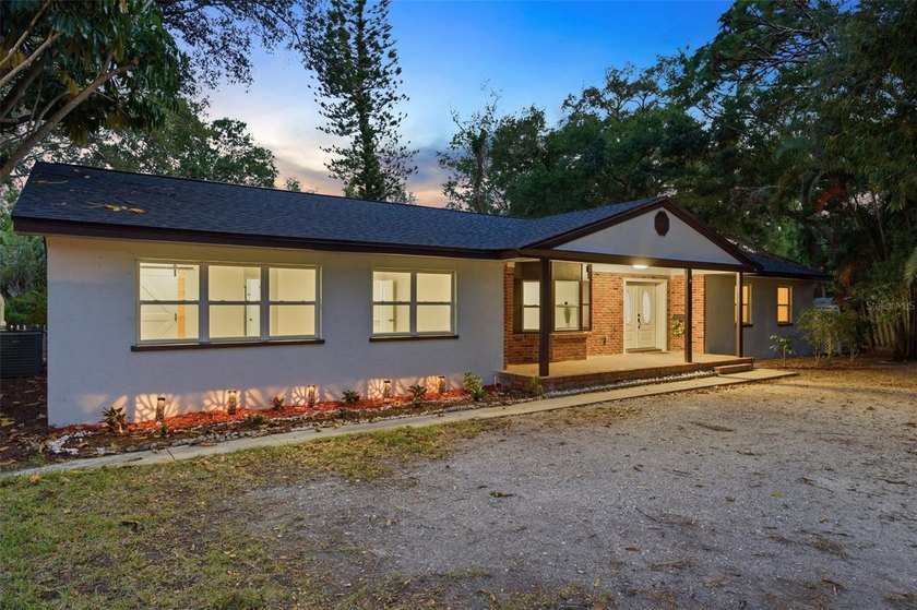 One or more photo(s) has been virtually staged. Welcome to 3084 - Beach Home for sale in Sarasota, Florida on Beachhouse.com