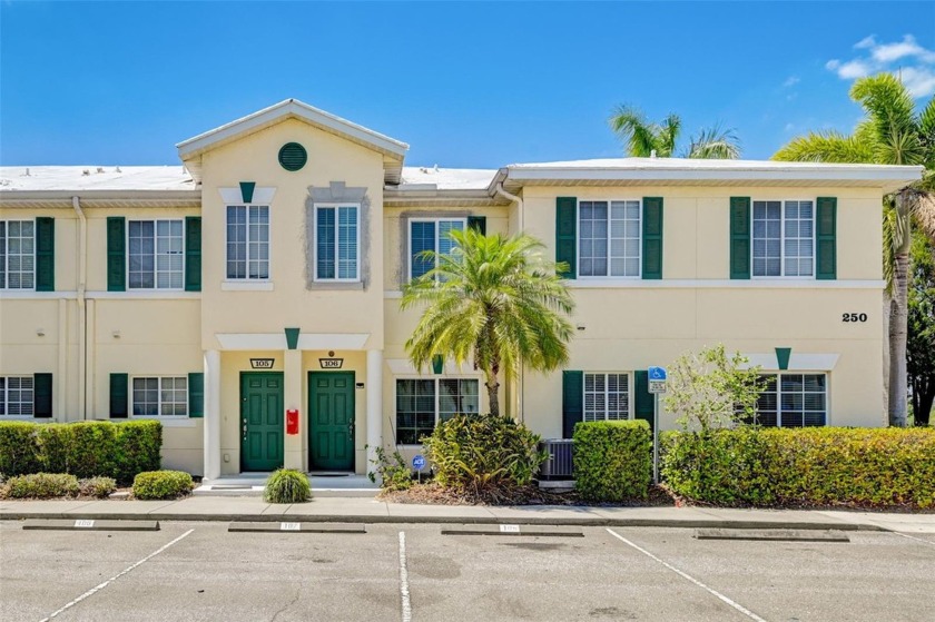 Seller is offering a one-year HOME WARRANTY in addition to the - Beach Townhome/Townhouse for sale in Bradenton, Florida on Beachhouse.com