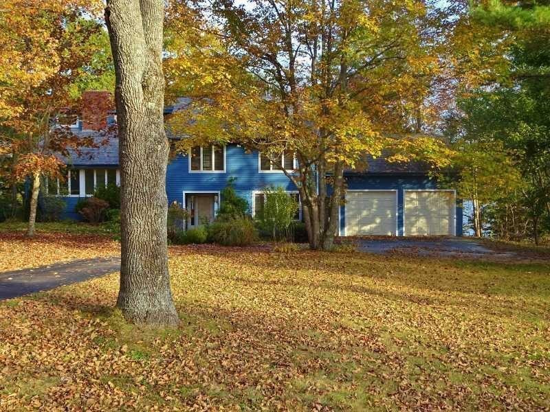 ''Portside'' This home is move-in ready and offers a perfect - Beach Home for sale in Harpswell, Maine on Beachhouse.com