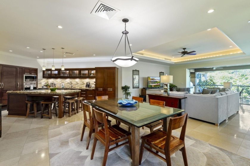 Luxury resort villa situated conveniently at the doorstep to - Beach Condo for sale in Kihei, Hawaii on Beachhouse.com